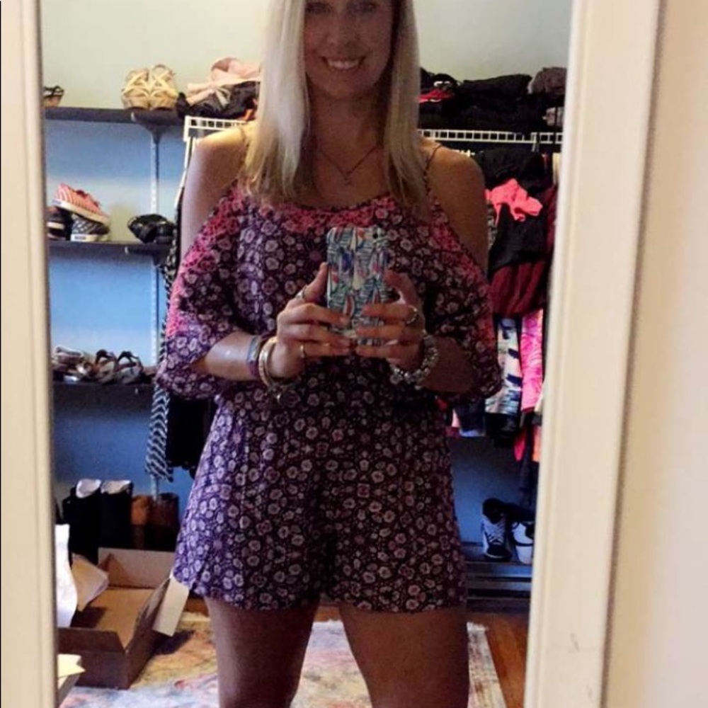 Cold Shoulder Romper - Picture 7 of 7